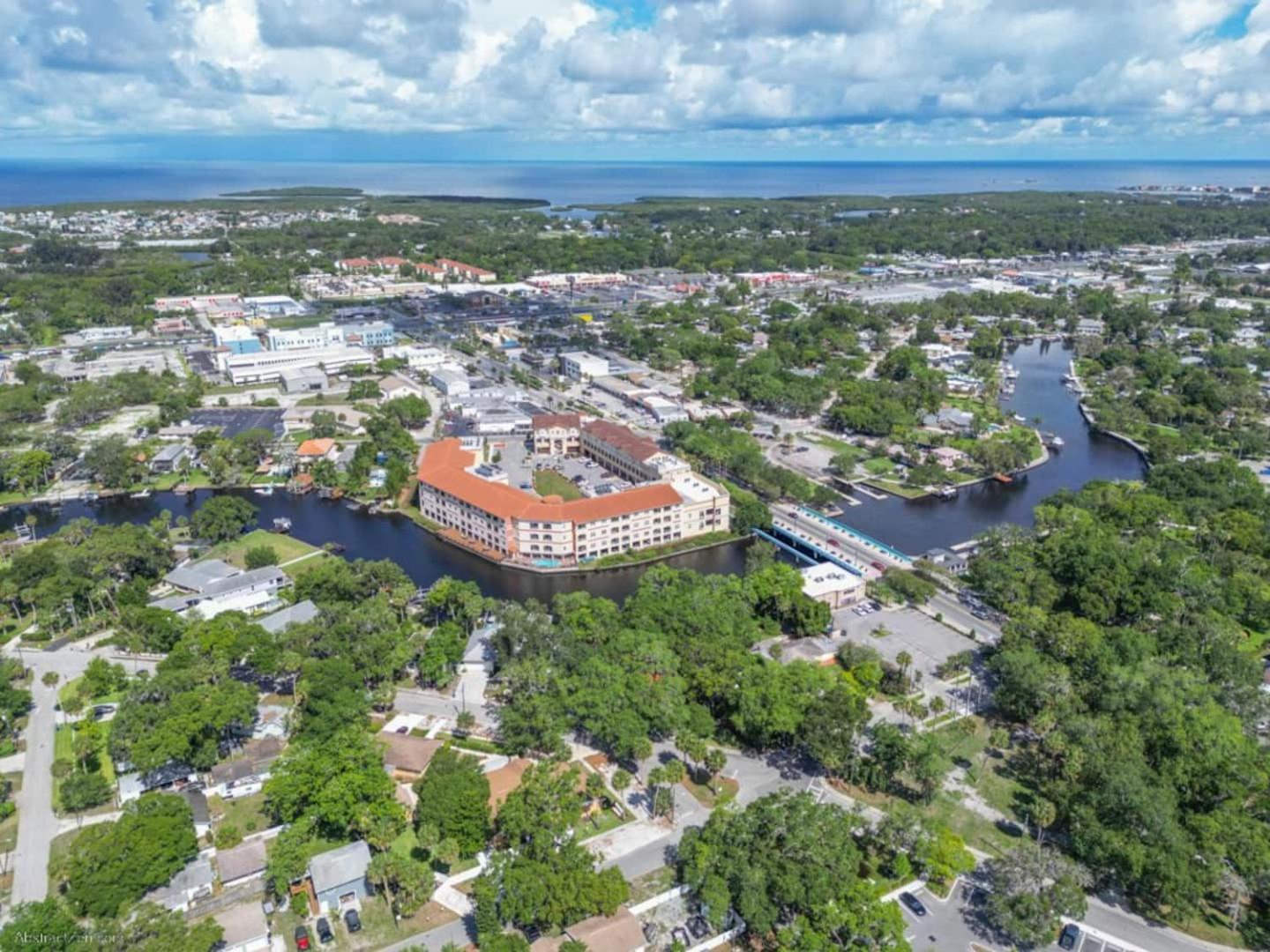 Walk Everywhere! 1-Bedroom Gem In Downtown Hub New Port Richey Bagian luar foto