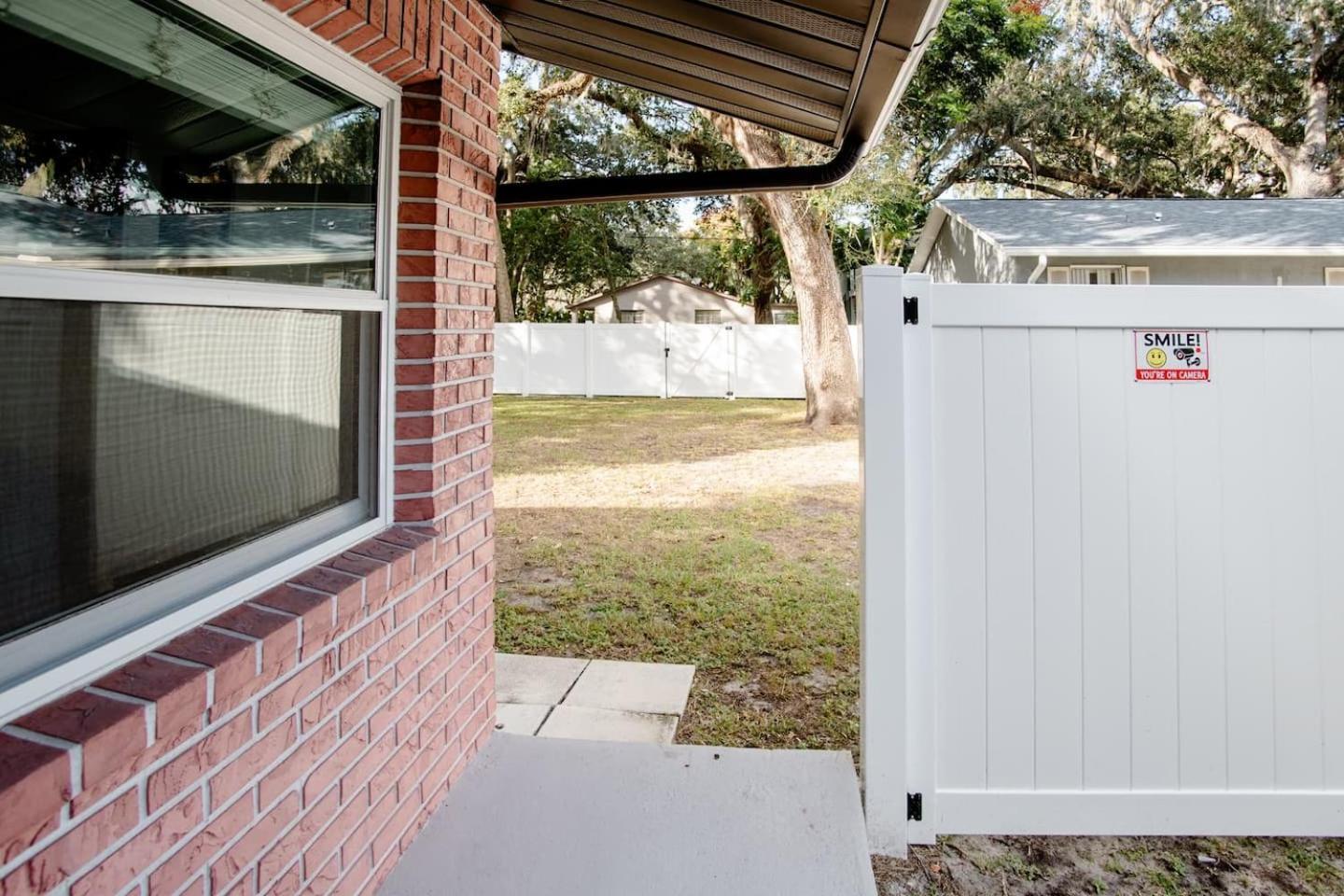 Walk Everywhere! 1-Bedroom Gem In Downtown Hub New Port Richey Bagian luar foto