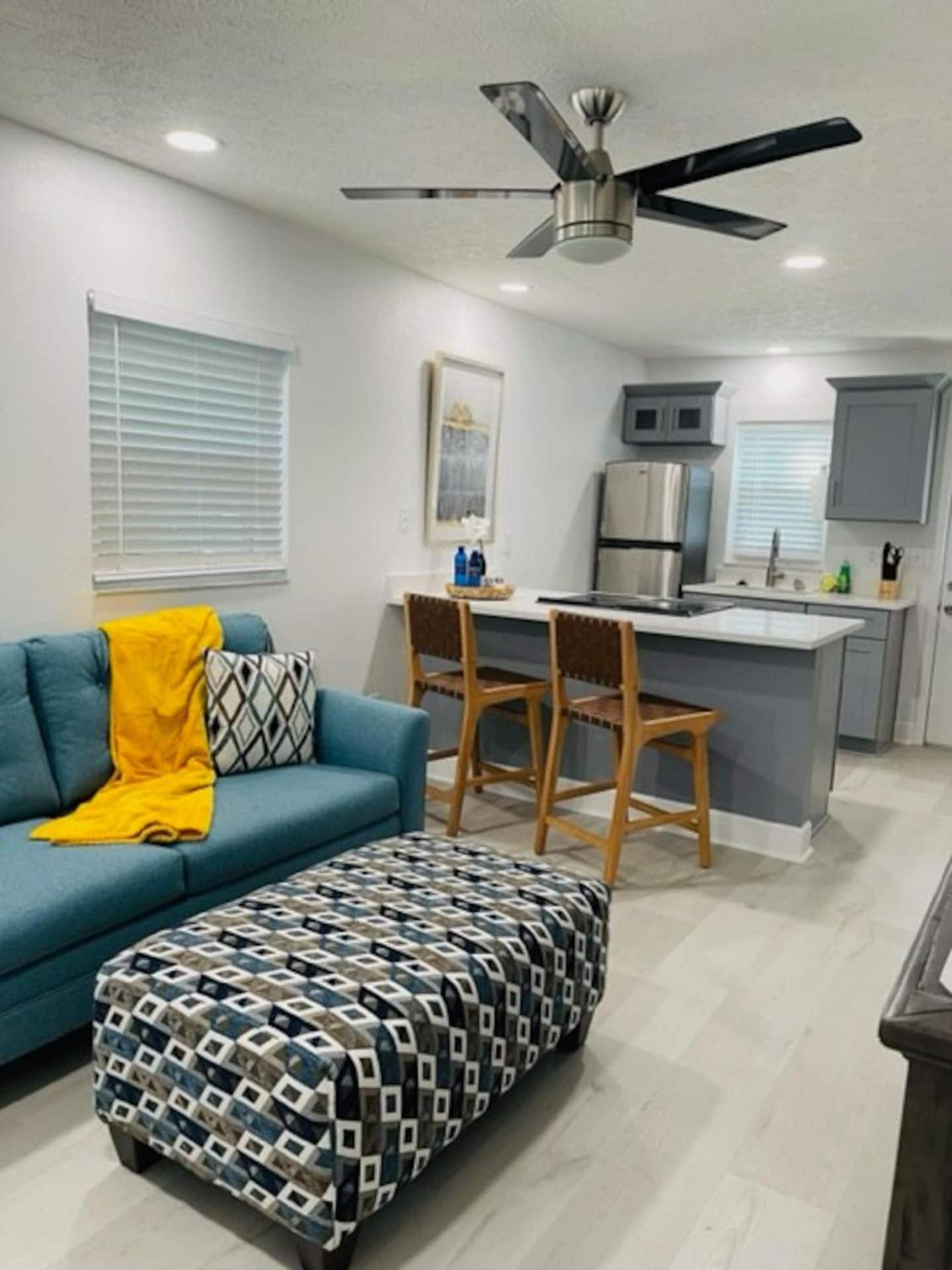 Walk Everywhere! 1-Bedroom Gem In Downtown Hub New Port Richey Bagian luar foto