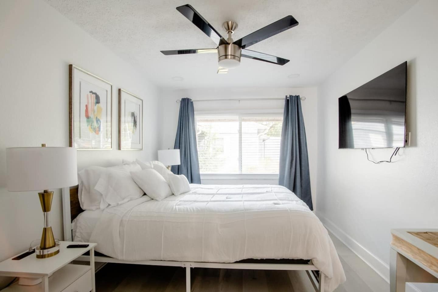 Walk Everywhere! 1-Bedroom Gem In Downtown Hub New Port Richey Bagian luar foto