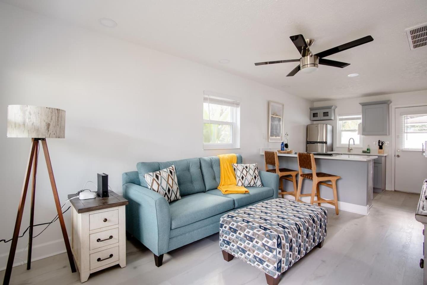 Walk Everywhere! 1-Bedroom Gem In Downtown Hub New Port Richey Bagian luar foto